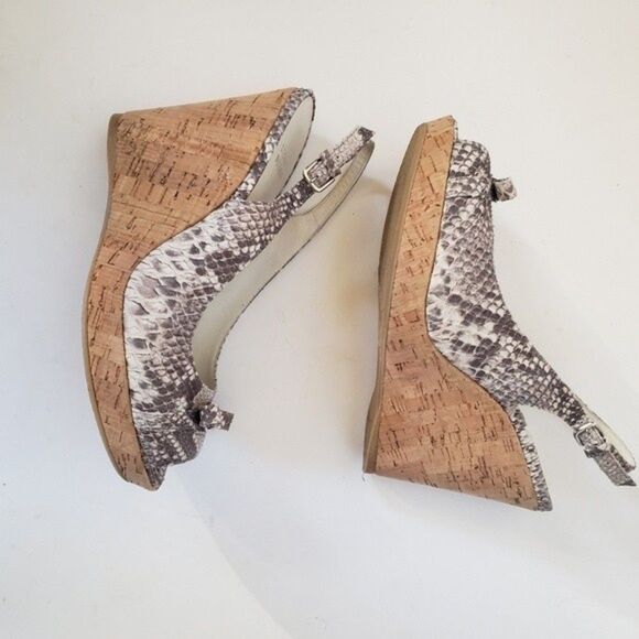 Stuart Weitzman Wedges Snake Skin Print Size 9.5 M - Picture 7 of 11